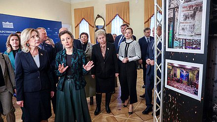 Senator of the Russian Federation Inna Svyatenko and Deputy Chairwoman of the State Duma Anna Kuznetsova