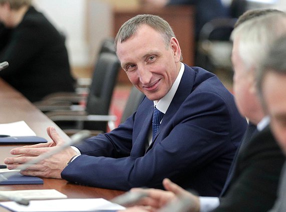 Член Комитета по экономической политике, промышленности, инновационному развитию и предпринимательству Александр Козловский