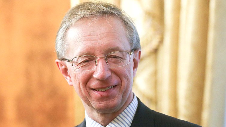 Чрезвычайный и полномочный посол Российской Федерации в Японии Михаил Галузин