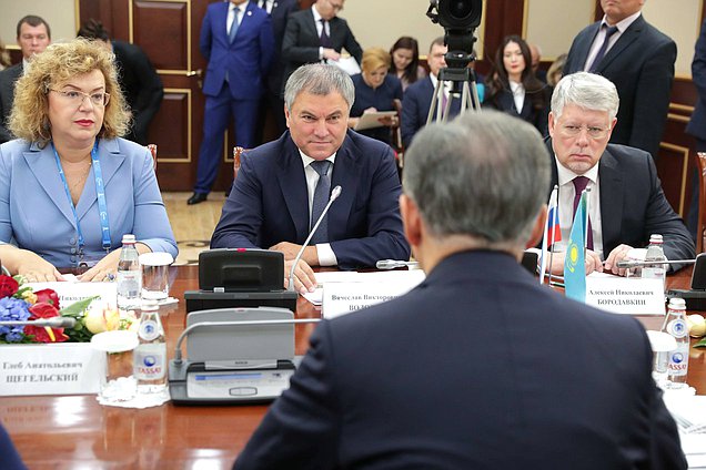 Chairman of the State Duma Viacheslav Volodin, Deputy Chairwoman of the State Duma Olga Epifanova and Ambassador Extraordinary and Plenipotentiary of the Russian Federation to the Republic of Kazakhstan Alexey Borodavkin