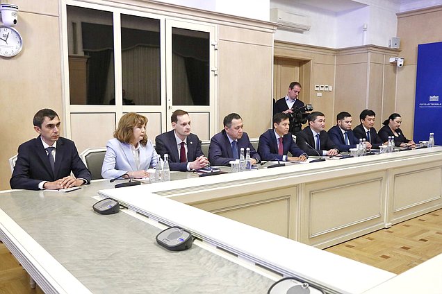 Встреча руководителя Аппарата Государственной Думы Игоря Дивейкина с руководителем Аппарата Мажилиса Парламента Республики Казахстан Ренатом Айтаевым