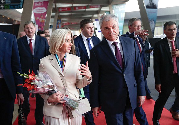 Chairman of the State Duma Vyacheslav Volodin and Chairwoman of the Committee on Culture Olga Kazakova near Russia's bookstands at the New Delhi World Book Fair