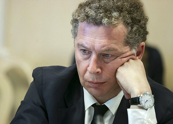Председатель Попечительского совета «Института медиа, архитектуры и дизайна „Стрелка“ Александр Мамут