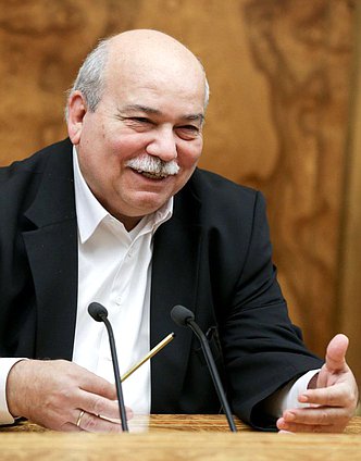 Председатель Парламента Греческой Республики Николаос Вуцис во время встречи.
