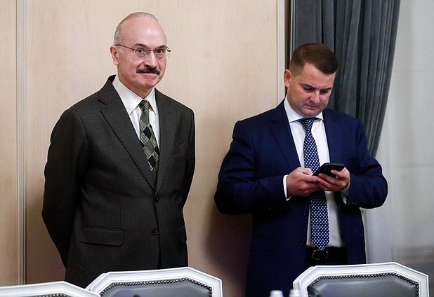 Chairman of the Committee on Science and Higher Education Sergey Kabyshev and Chairman of the Committee on Labor, Social Policy and Veterans' Affairs Yaroslav Nilov