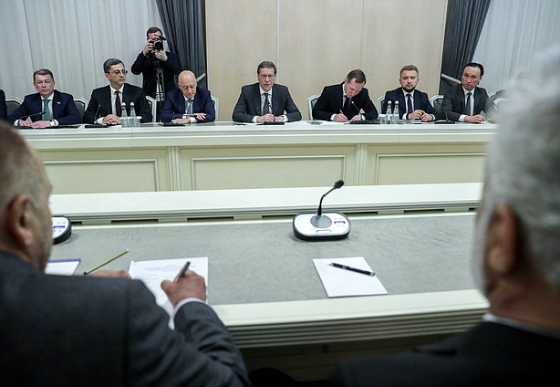 Meeting of First Deputy Chairman of the State Duma Alexander Zhukov and Chairman of the State Council of the Sultanate of Oman AbdulMalik bin Abdullah Al Khalili