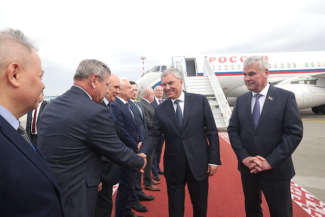 Председатель Государственной Думы Вячеслав Володин и Председатель Палаты представителей Национального собрания Республики Беларусь Владимир Андрейченко