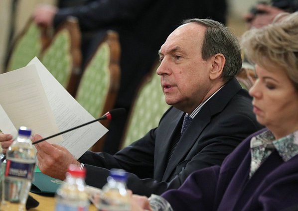 Первый заместитель Председателя Комитета по международным делам Вячеслав Никонов