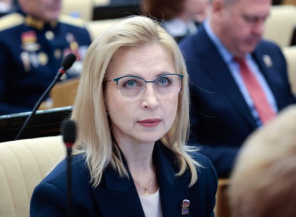 Член фракции "Единая Россия" Елена Дмитрук