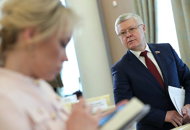 Председатель Комитета по безопасности и противодействию коррупции Василий Пискарев