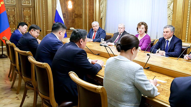 Председатель Государственной Думы Вячеслав Володин и Председатель Великого Государственного Хурала Монголии Миеэгомбын Энхболд