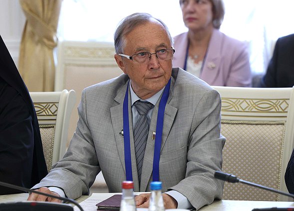 Первый заместитель Председателя Комитета по развитию гражданского общества, вопросам общественных и религиозных объединений Николай Бурляев. Заседания секций Международного форума Союзного государства "Великое наследие - общее будущее"