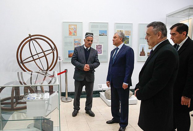 Председатель Государственной Думы Вячеслав Володин осмотрел обсерваторию Улугбека в Самарканде