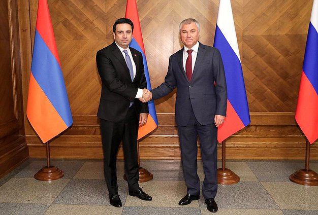 Председатель Государственной Думы Вячеслав Володин и Председатель Национального Собрания Армении Ален Симонян