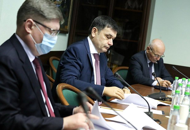 Member of the Committee on Labor, Social Policy and Veterans' Affairs Andrey Isaev and member of the Committee on Security and Corruption Control Adalbi Shkhagoshev