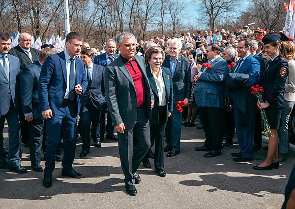 Председатель Государственной Думы Вячеслав Володин и заместитель Председателя Комитета по федеративному устройству и вопросам местного самоуправления Валентина Терешкова