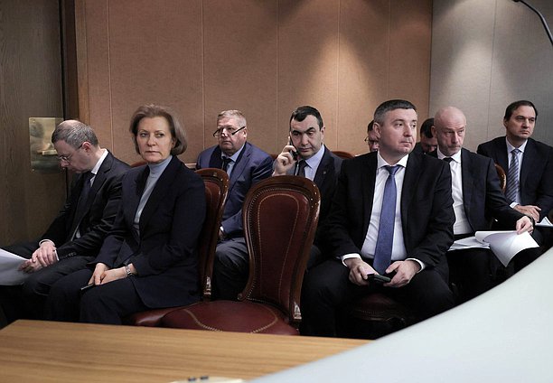 Парламентские слушания на тему «О развитии отраслей легкой промышленности в РФ»