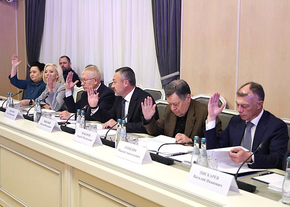 Первое заседание временной депутатской рабочей группы по подготовке первого заседания Государственной Думы IX созыва
