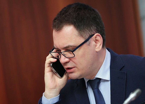 Заместитель Председателя Комитета по вопросам собственности, земельным и имущественным отношениям Алексей Корниенко