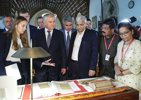 Chairman of the State Duma Vyacheslav Volodin visited the University of Mumbai