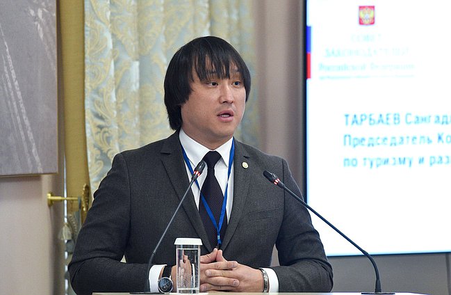 Председатель Комитета по туризму и развитию туристической инфраструктуры Сангаджи Тарбаев