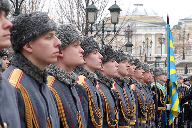 Возложение цветов к Могиле Неизвестного Солдата и к памятнику Г.К. Жукову в День защитника Отечества