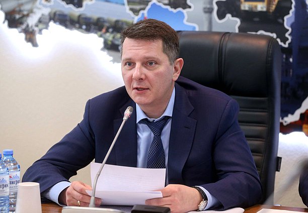 Председатель Комитета по экономической политике, промышленности, инновационному развитию и предпринимательству Сергей Жигарев