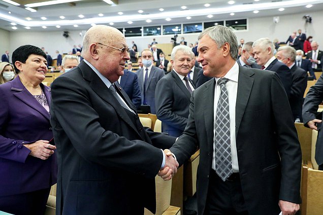 Кандидат в Председатели Государственной Думы VIII созыва Вячеслав Володин и депутат Государственной Думы от фракции «Единая Россия» Владимир Ресин