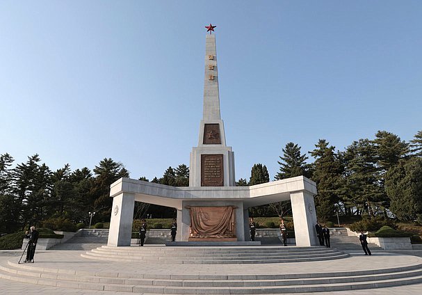 монумент "Освобождение" Пхеньян