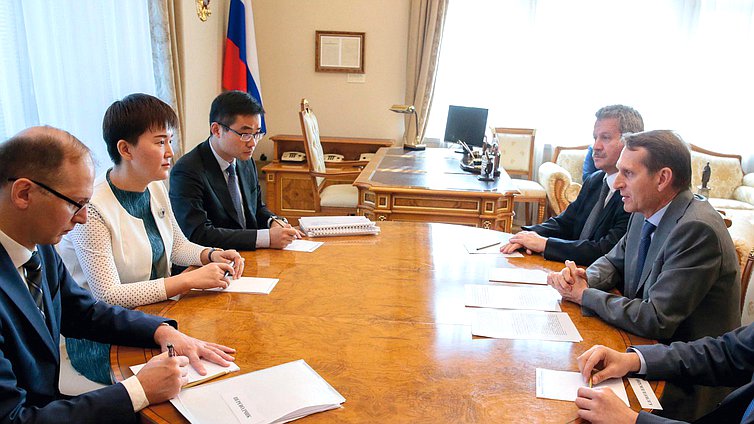 Встреча Председателя Государственной Думы Федерального Собрания Российской Федерации С.Е.Нарышкина
с вице-президентом компании «Хуавей» Э.Линь.
