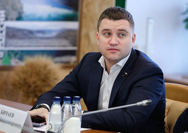 Первый заместитель Председателя Комитета по развитию гражданского общества, вопросам общественных и религиозных объединений Артем Бичаев