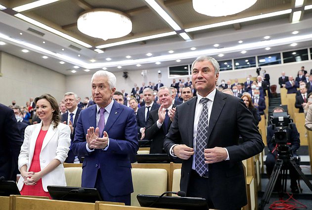 Председатель Государственной Думы Вячеслав Володин, руководитель фракции «Единая Россия» Владимир Васильев и заместитель Председателя Государственной Думы Анна Кузнецова