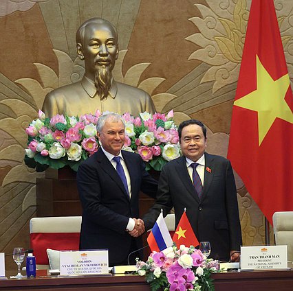 Chairman of the State Duma Vyacheslav Volodin and Chairman of the National Assembly of the Socialist Republic of Vietnam Trần Thanh Mẫn