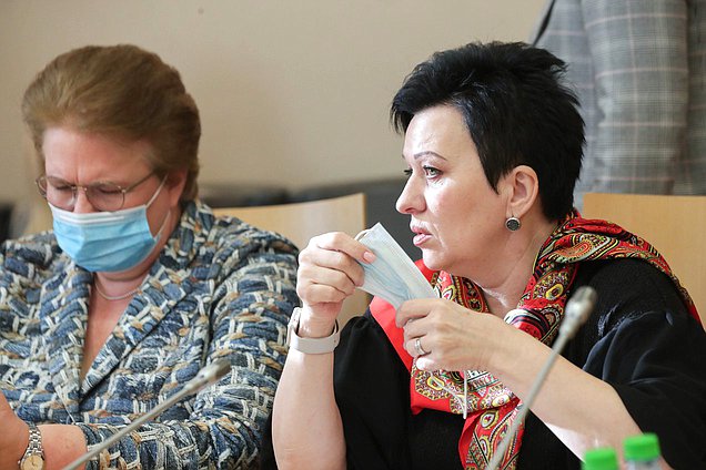 Член Комитета по вопросам семьи, женщин и детей Валентина Миронова