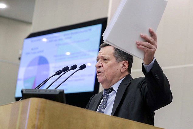 Председатель Комитета по бюджету и налогам Андрей Макаров