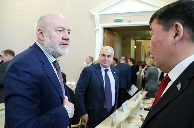 Председатель Комитета по государственному строительству и законодательству Павел Крашенинников