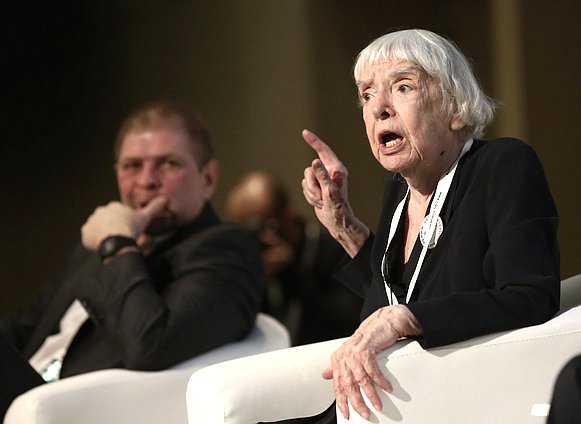 Людмила Алексеева