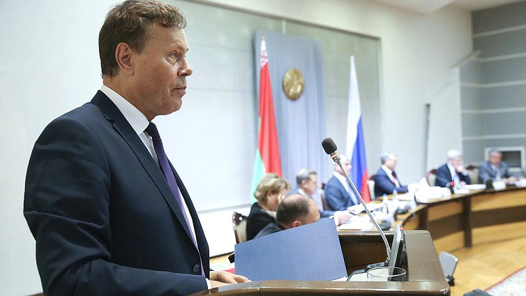 Первый заместитель Председателя Комитета по экономической политике, промышленности, инновационному развитию и предпринимательству Николай Арефьев