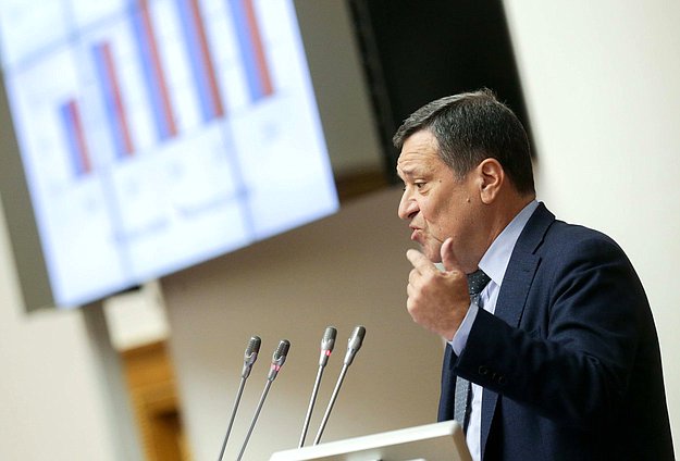 Председатель Комитета по бюджету и налогам Андрей Макаров