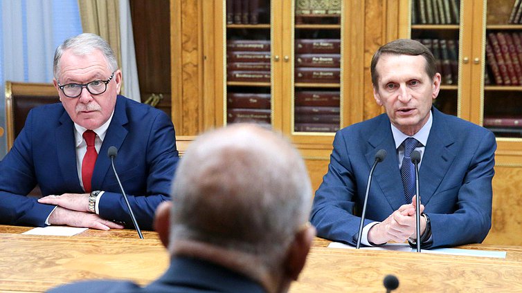 Встреча Председателя Государственной Думы
С.Е.Нарышкина
с Председателем Палаты депутатов Арабской Республики Египет
А.Абдель Алем.
