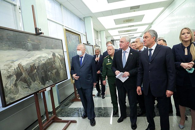 Председатель Государственной Думы Вячеслав Володин и Председатель Комитета по обороне Андрей Картаполов