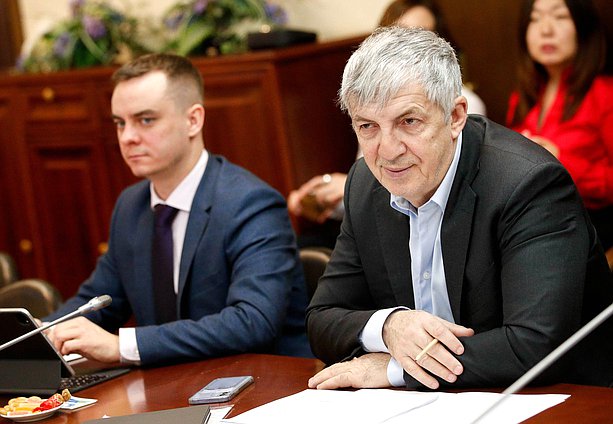 Заседание Комитета по молодежной политике