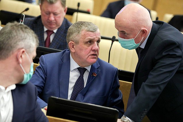 Первый заместитель Председателя Комитета по труду, социальной политике и делам ветеранов Николай Коломейцев