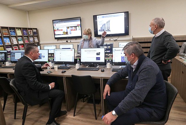 Экскурсия для журналистов по Парламентской библиотеке, посвященная Дню российской печати