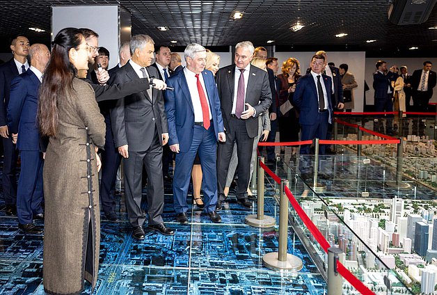 Chairman of the State Duma Vyacheslav Volodin and members of the State Duma delegation visited Beijing Urban Planning Exhibition Hall