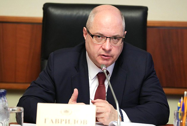 Председатель Комитета по вопросам собственности, земельным и имущественным отношениям Сергей Гаврилов