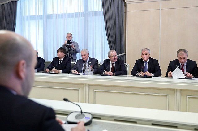 Встреча Председателя Государственной Думы Вячеслава Володина со Спикером Народного Собрания – Парламента Республики Абхазия Лашой Ашуба