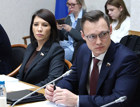 Заместители Председателя Комитета по охране здоровья Людмила Болилая и Дмитрий Гарцев