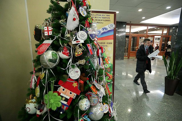 Фестиваль новогодних игрушек в Государственной Думе