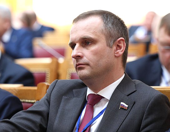 Председатель Комитета по охране здоровья Сергей Леонов